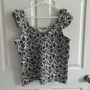Loft - Black and White Floral Flutter Sleeve Top - NWT - Size Large